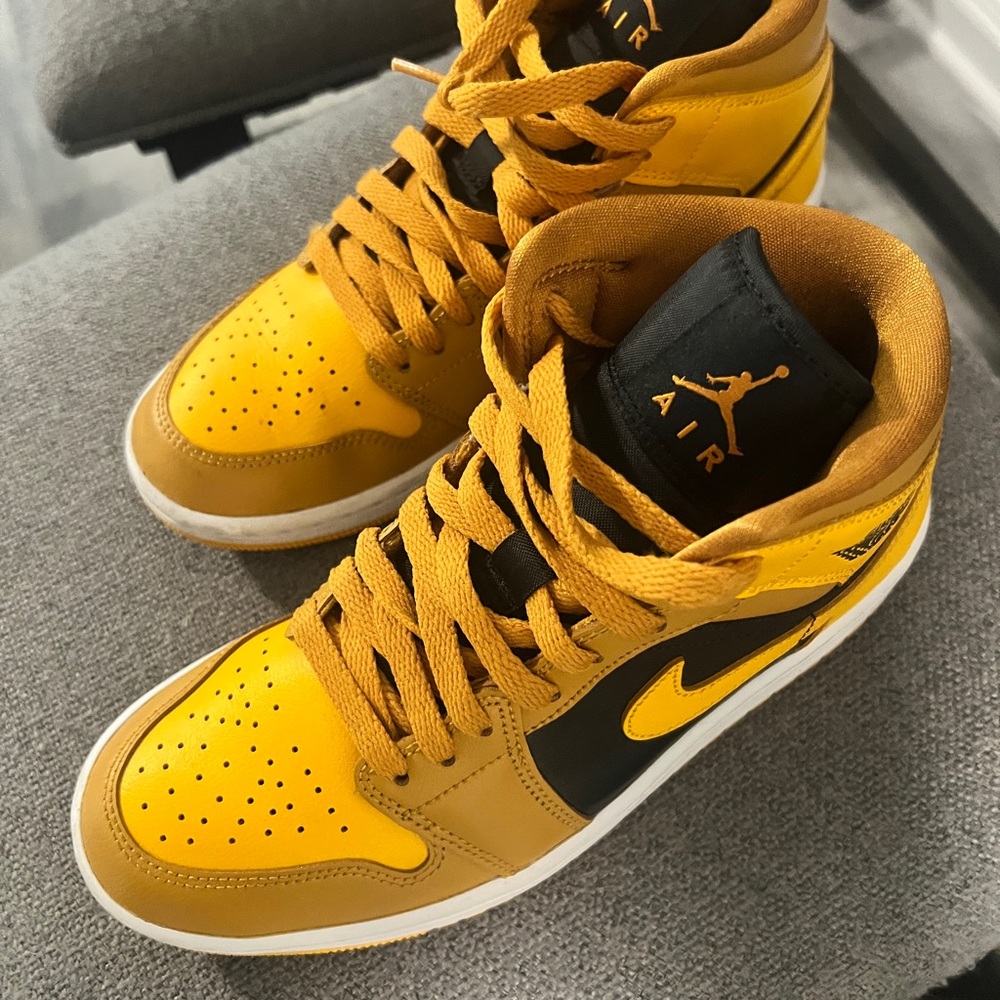 Women's Air Jordan Mid Yellow and Black